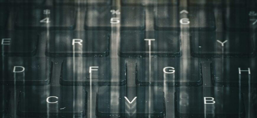 A close up of an old fashioned typewriter